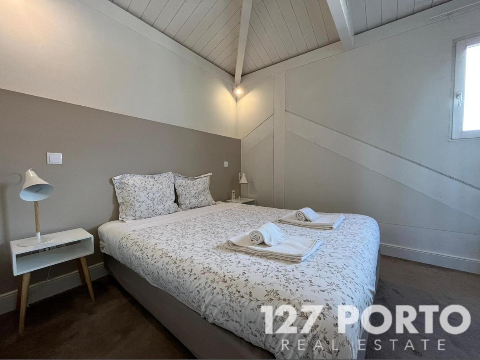 Ml240 Spacious Central Apartment Porto Luaran gambar