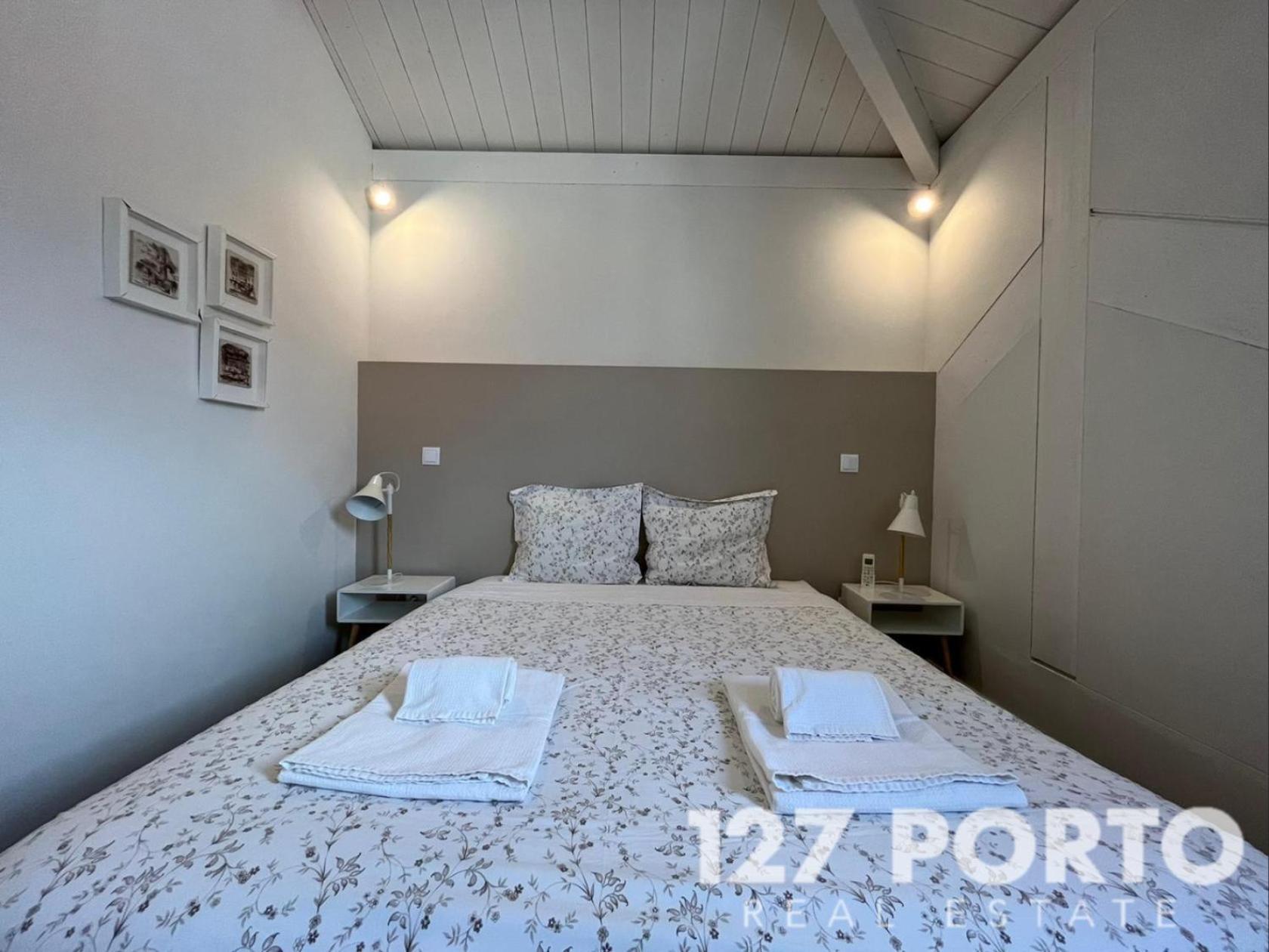 Ml240 Spacious Central Apartment Porto Luaran gambar