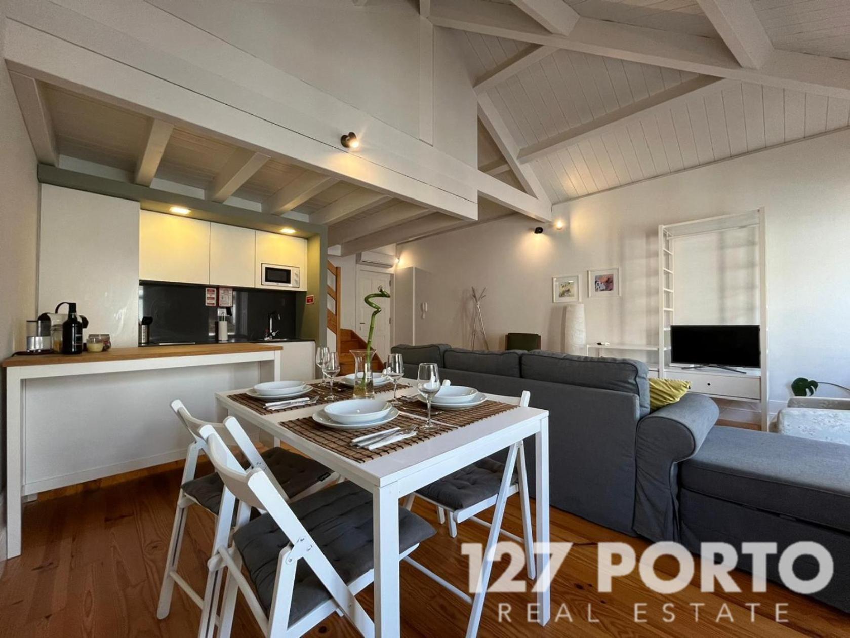 Ml240 Spacious Central Apartment Porto Luaran gambar