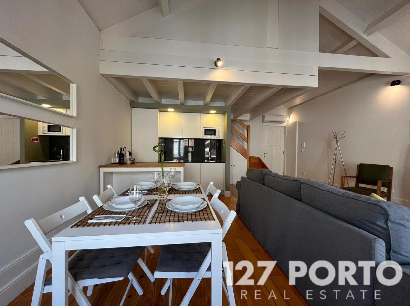 Ml240 Spacious Central Apartment Porto Luaran gambar